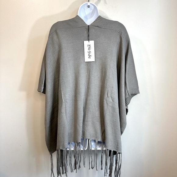 NWT Love Sadie Fringe Wrap Sweater Grey Size Small ✨🆕✨ - Picture 7 of 12